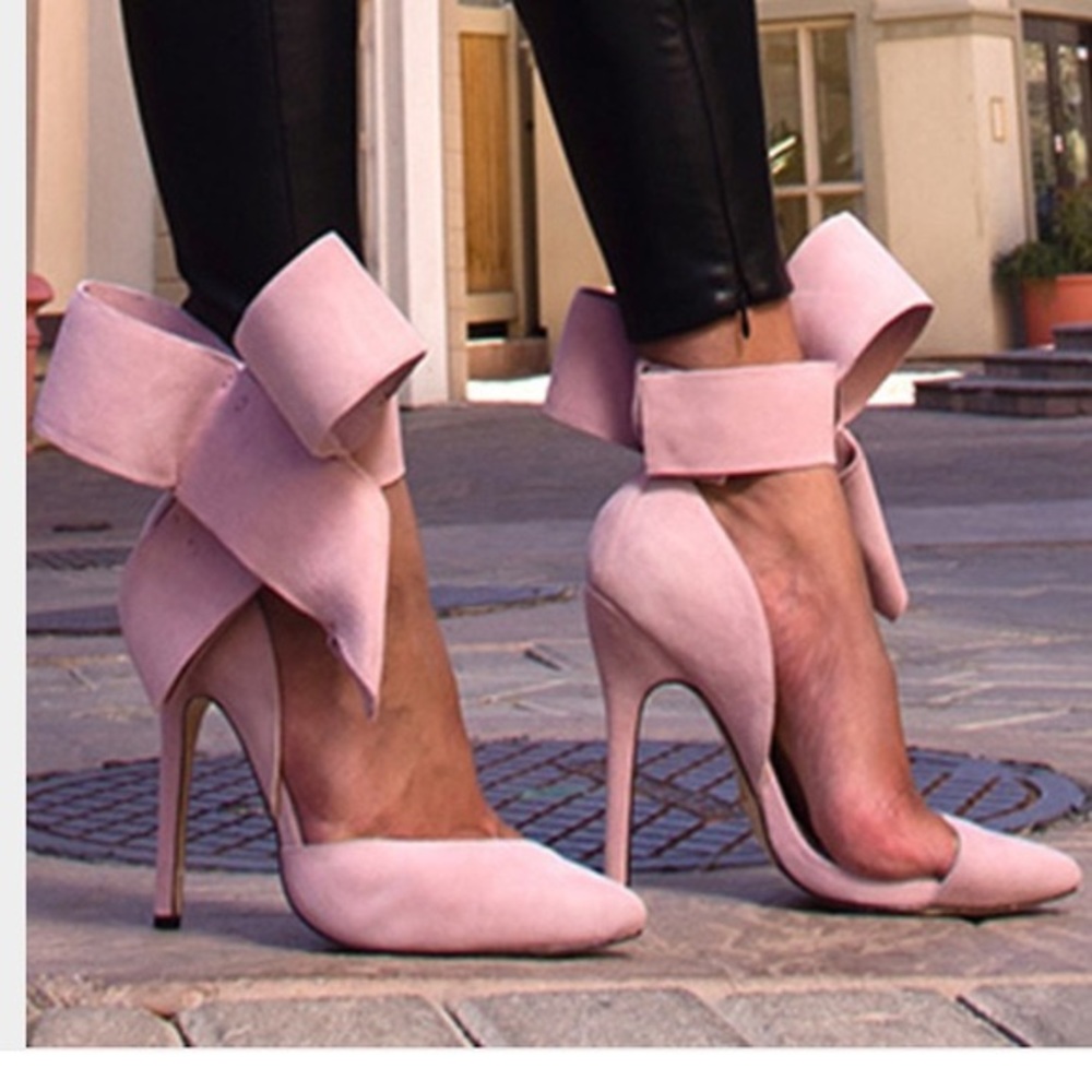 Authentic & Loved Amina’s Abdul Jillil Bow Pumps
